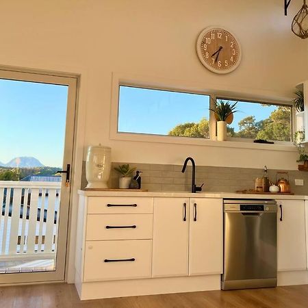 Viola - Seaside Retreat Villa โคลส์เบย์ ภายนอก รูปภาพ