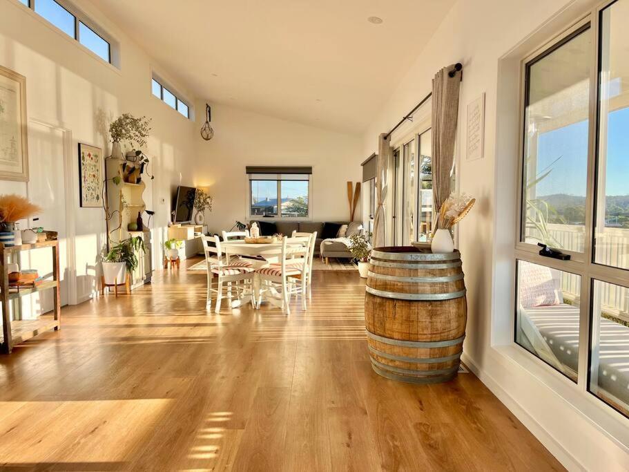 Viola - Seaside Retreat Villa โคลส์เบย์ ภายนอก รูปภาพ
